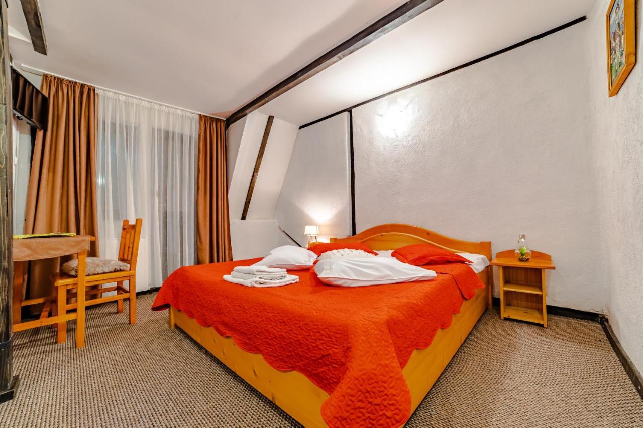 Pensiunea Hanul Oierului Bran  Buitenkant foto